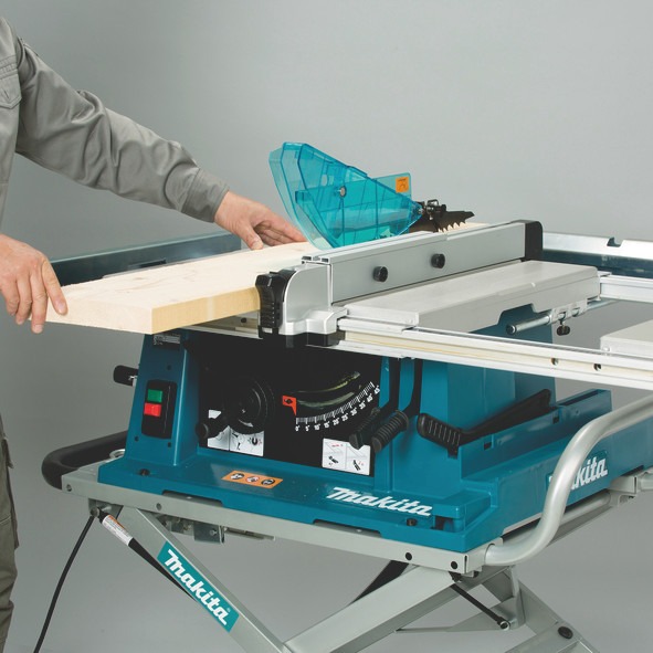 Đánh giá máy cưa bàn Makita 2704: Cỗ máy cắt thẳng, cắt góc siêu việt