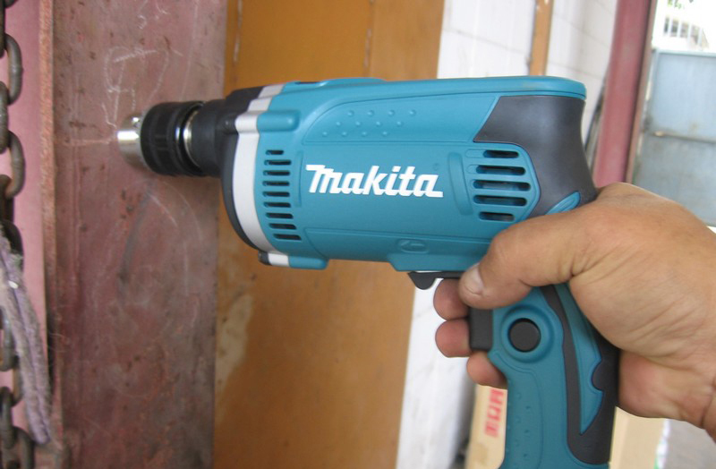 Máy khoan búa Makita HP1630 - sự lựa chọn tiết kiệm và hiệu quả
